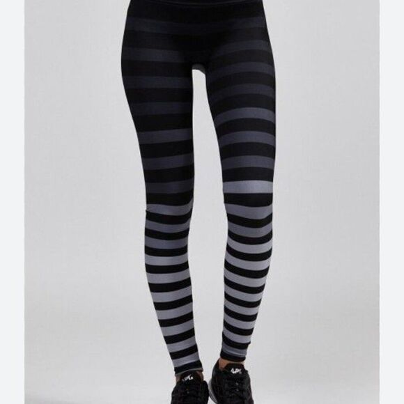 K-Deer Signature Stripe Leggings Ankle Size XS Black Gray Ombre Yoga High Rise - Picture 1 of 7